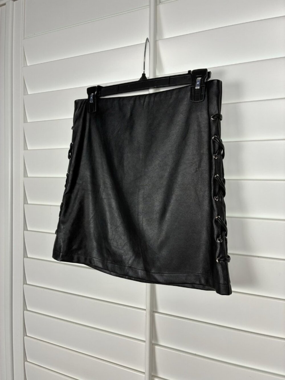 rue21 Women’s M Black Faux Leather Lace-Up Side Mini Skirt Grommet Detail Grunge